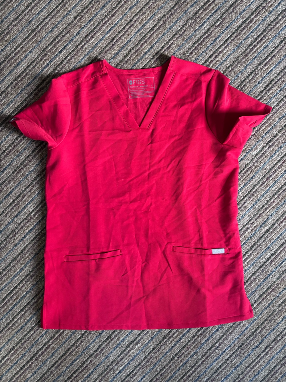 Figs scrub top